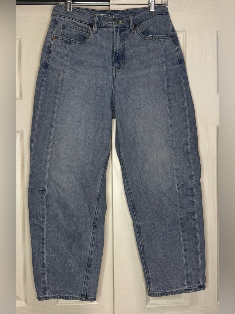 Old Navy Medium Wash High Rise Barrel Jeans - Size 8
